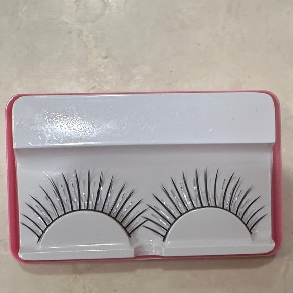 Dramatic Eyelashes Set - Picture 3 of 4